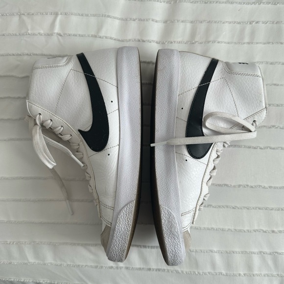 🍒SOLD🍒•nike blazer high tops• - Picture 3 of 5